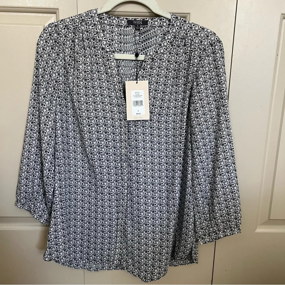 NWT NYDJ Pintuck Blouse, Size Small in ISLANDIGEO